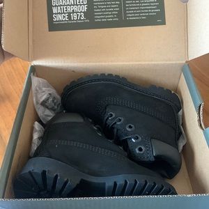 baby can’t fit never worn.